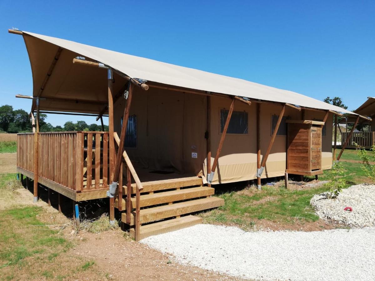 Village Flottant De Pressac Exterior photo