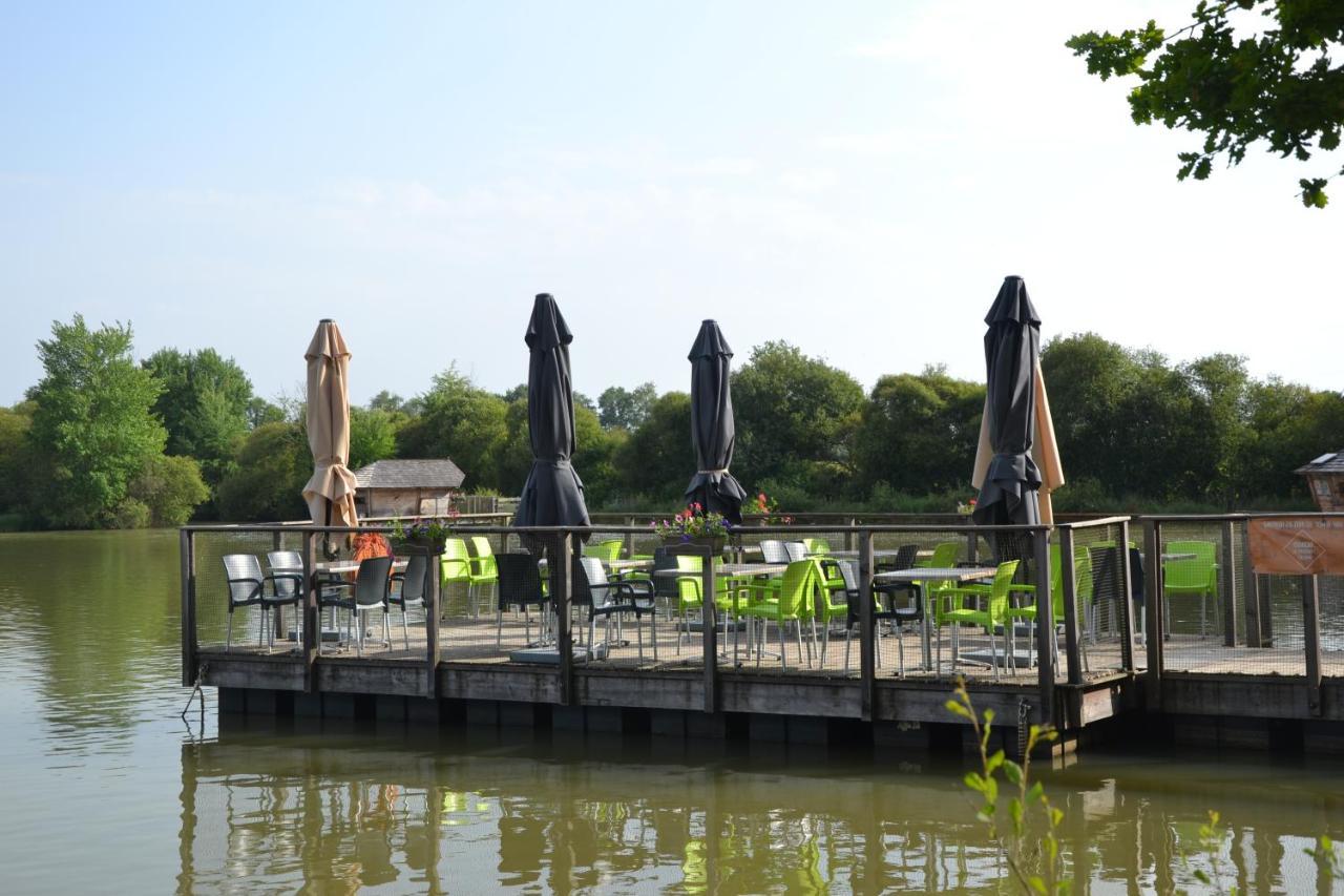 Village Flottant De Pressac Exterior photo